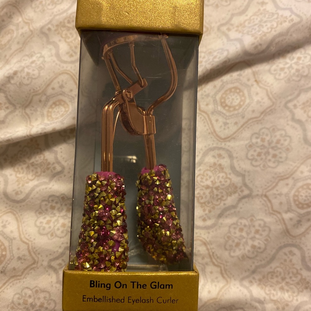 Lilly Lashes Bling on the Glam curler